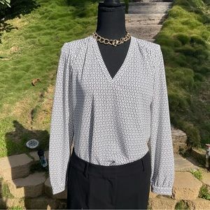 REDUCED! Entire Outfit!! Ann Taylor. Like new! Shirt-small. Pants-size 6. $20!